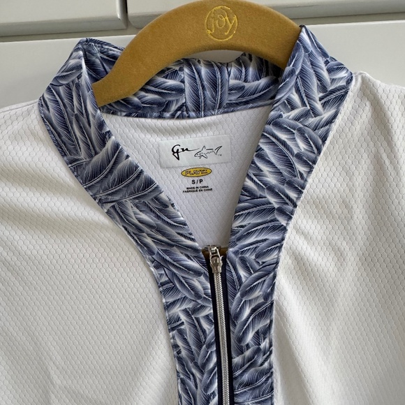 Sleeveless golf jersey by Greg Norman - Picture 2 of 2